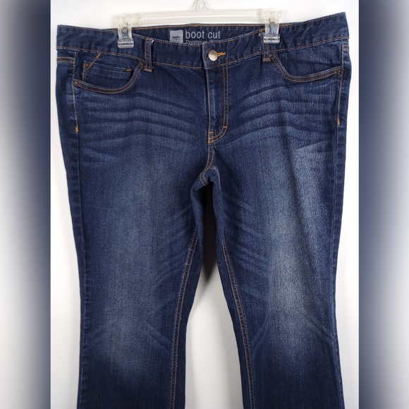 Mossimo Curvy Bootcut Premium Denim Jeans Size 18R - Picture 3 of 9